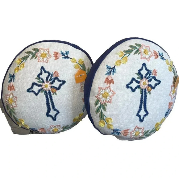 Embroidered Round Pillow Cross Religious Floral Easter Colorful Set Of 2 NEW - Picture 1 of 4